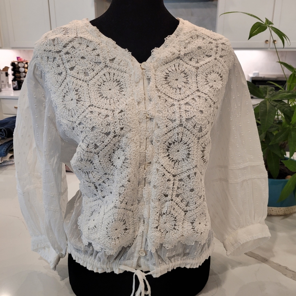 Thursday Island White Lace Button-Up Blouse